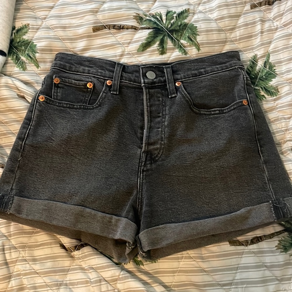 Gently worn Levi shorts